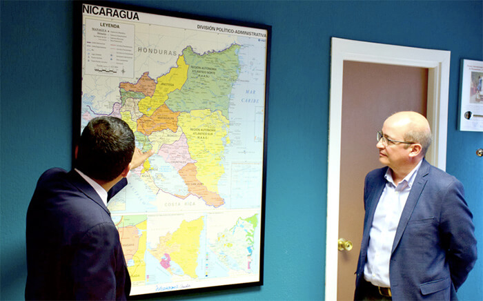 academico-espanol-angel-rodriguez-visita-embajada-de-nicaragua